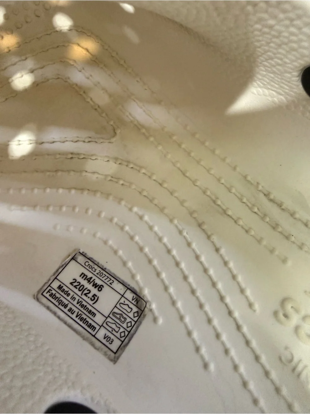 CROCS lightweight white